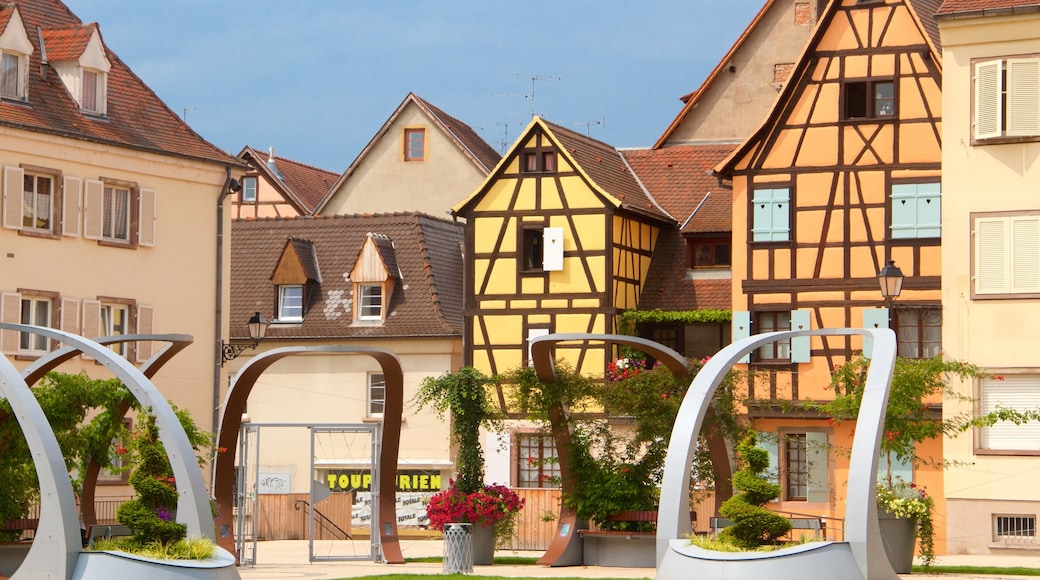 Colmar showing a city