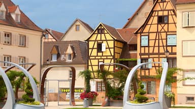 Colmar featuring a city