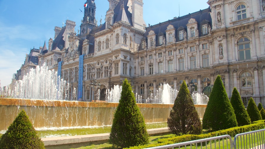 Hotel de Ville showing heritage architecture, a fountain and heritage elements