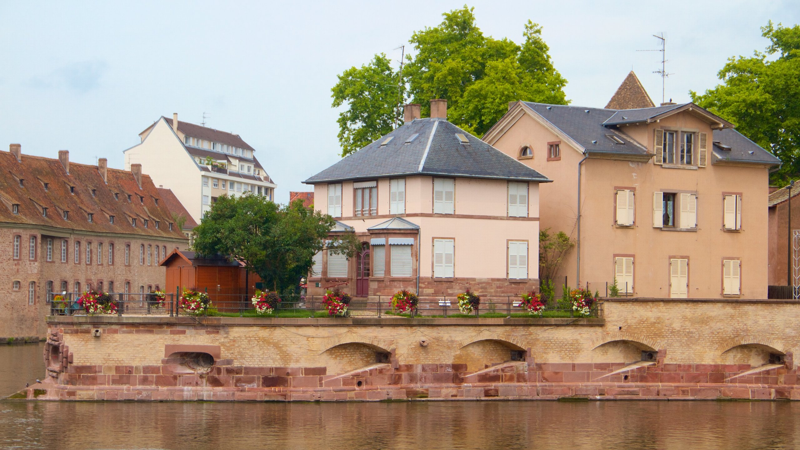 Gedeckte Brücken in Stadtzentrum - Petite France - Touren und ...