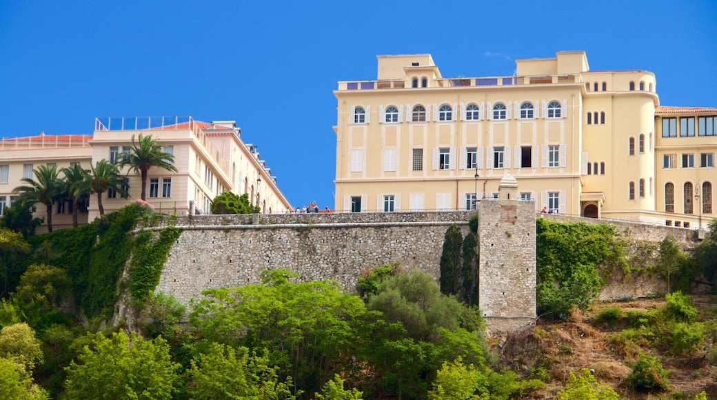 La Condamine-Chatelard which includes a garden and a city