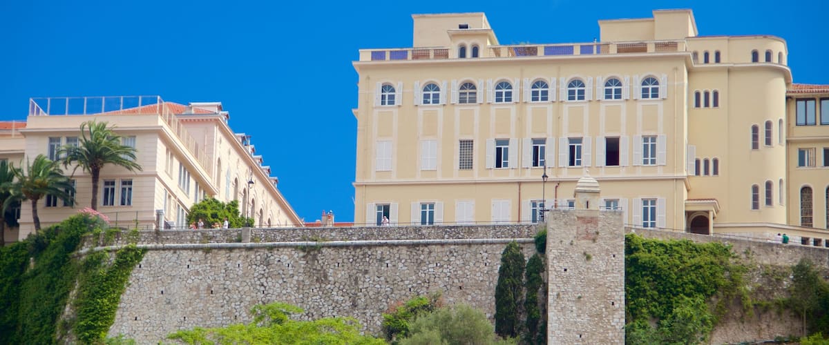 La Condamine-Chatelard which includes a garden and a city