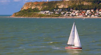 Le Havre welches beinhaltet Segeln, allgemeine Küstenansicht und Küstenort