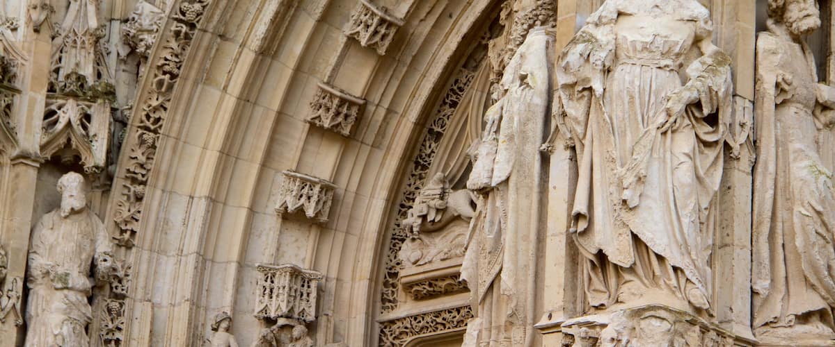 Église Saint-Vulfran caracterizando uma estátua ou escultura, arquitetura de patrimônio e elementos de patrimônio