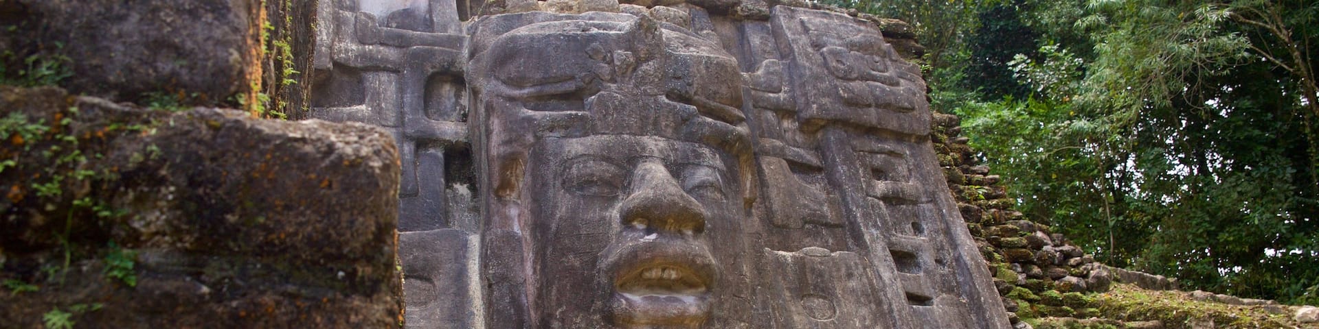 Lamanai featuring indigenous culture and heritage elements