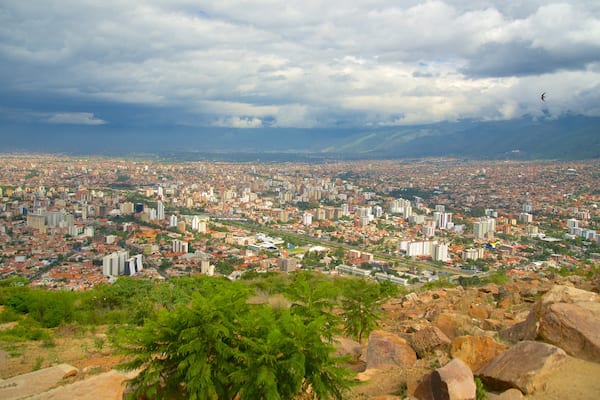 Cristo de la Concordia which includes a city