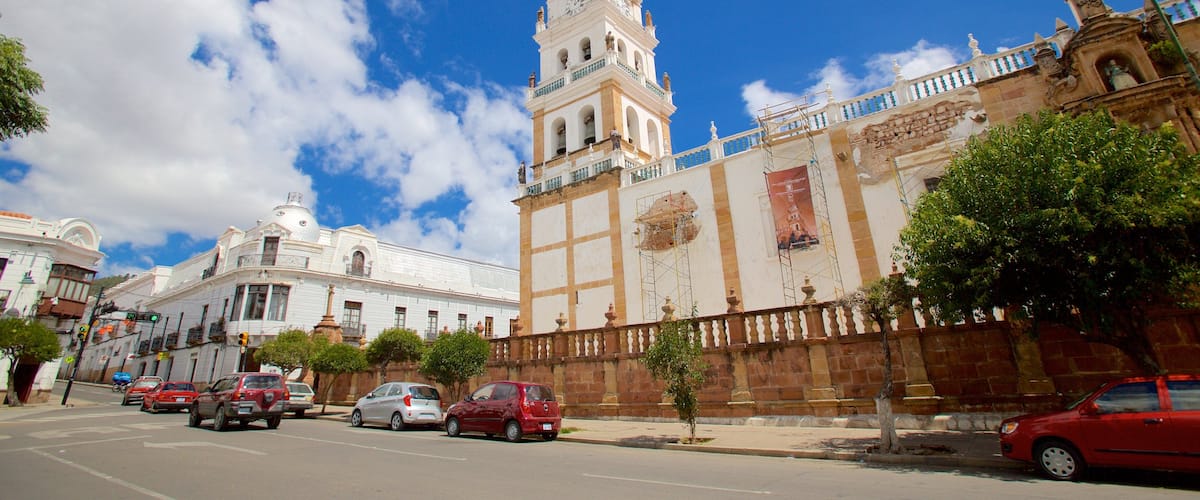 Catedral de Sucre mostrando una ciudad