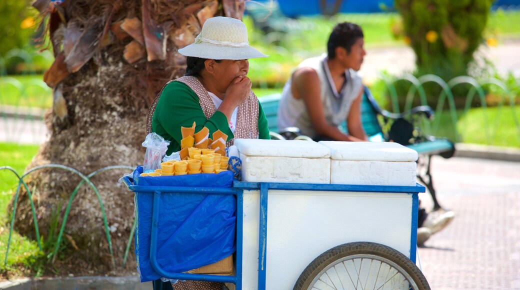 Plaza Colón y también una mujer