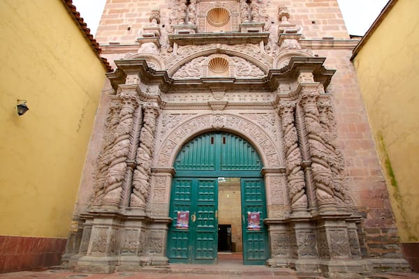 Compania de Jesus which includes heritage architecture and heritage elements
