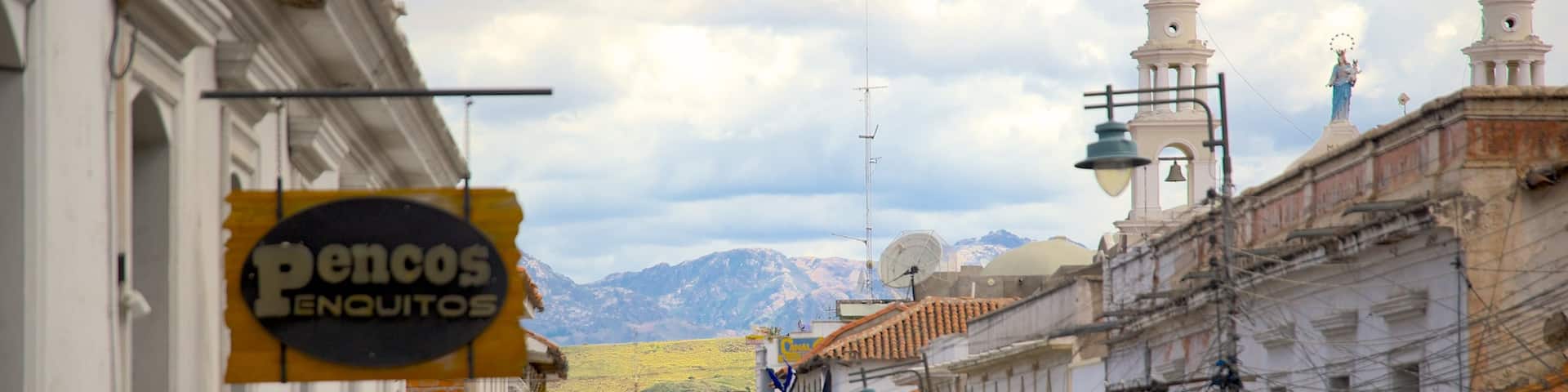 Universidad de San Francisco Xavier de Chuquisaca showing a city