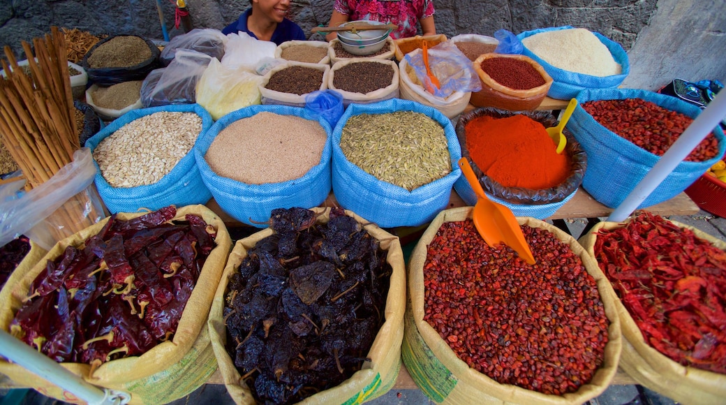 Santiago Atitlan featuring markets