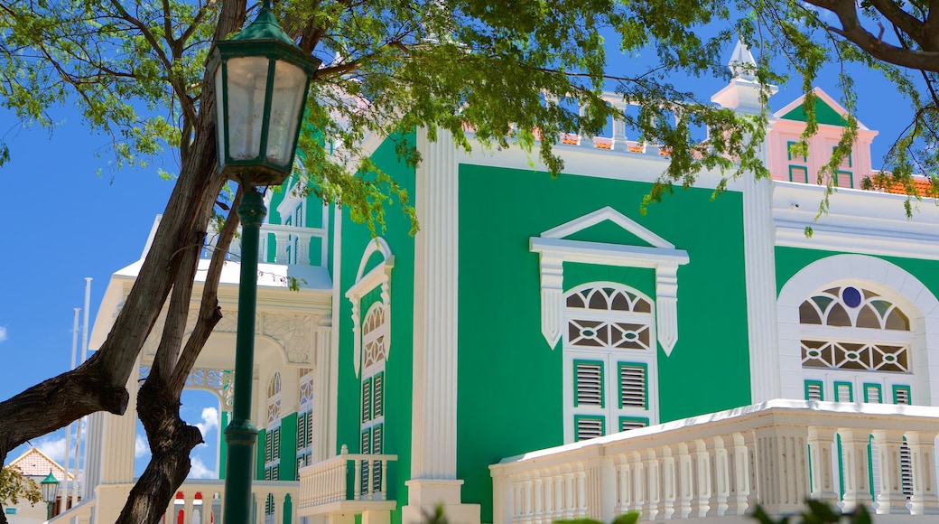 Aruba Town Hall que inclui um edifício administrativo e arquitetura de patrimônio