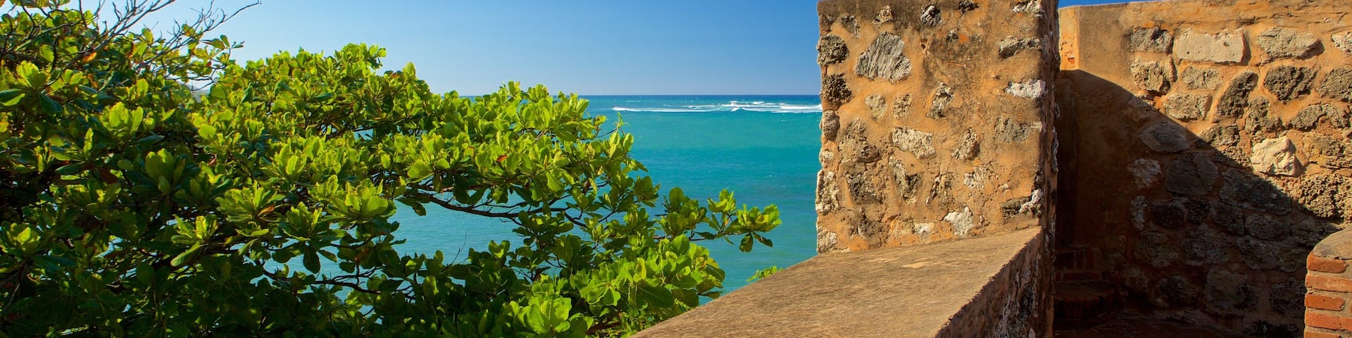 Fort San Felipe featuring heritage elements and general coastal views