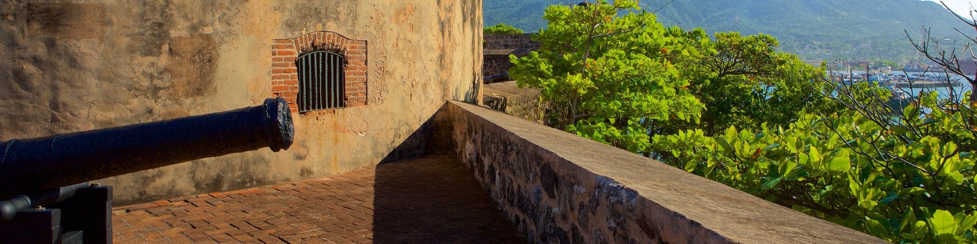Fort San Felipe showing heritage elements and military items
