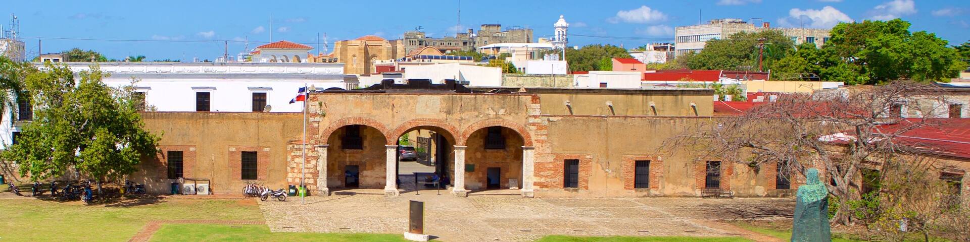 Fort Ozama showing heritage elements