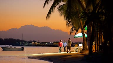 República Dominicana mostrando paisagens litorâneas e um pôr do sol