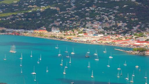 Saint Thomas Skyride montrant vues littorales