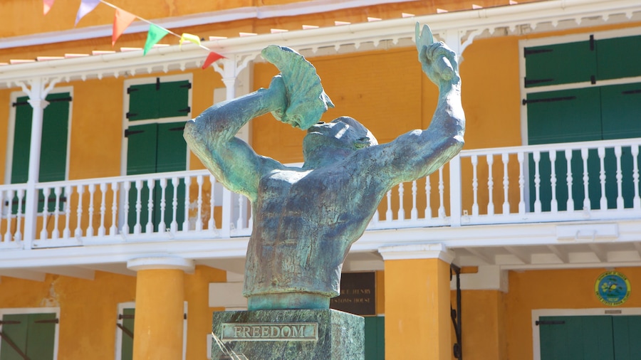 Frederiksted toont een standbeeld of beeldhouwwerk