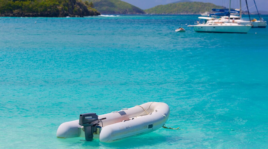 Cinnamon Bay welches beinhaltet allgemeine Küstenansicht