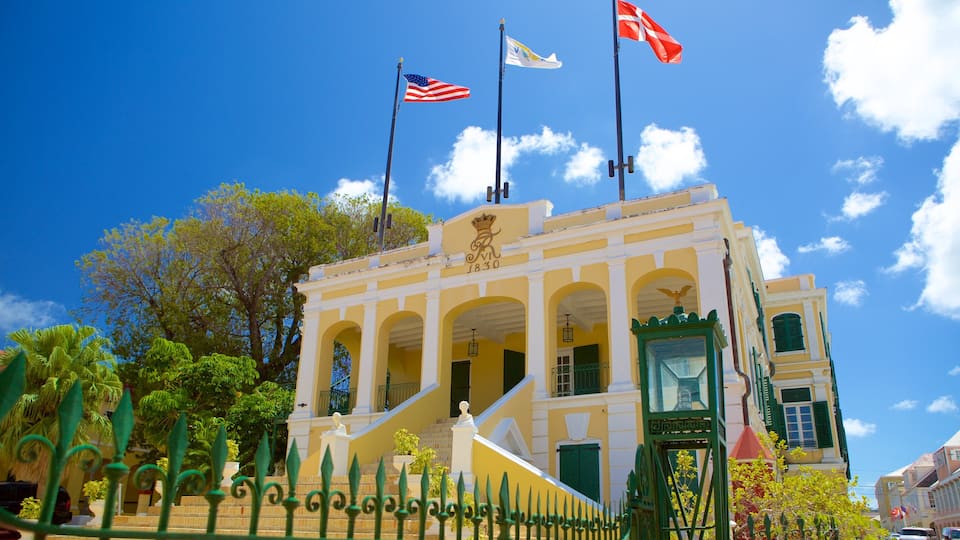 Christiansted mostrando un edificio administrativo