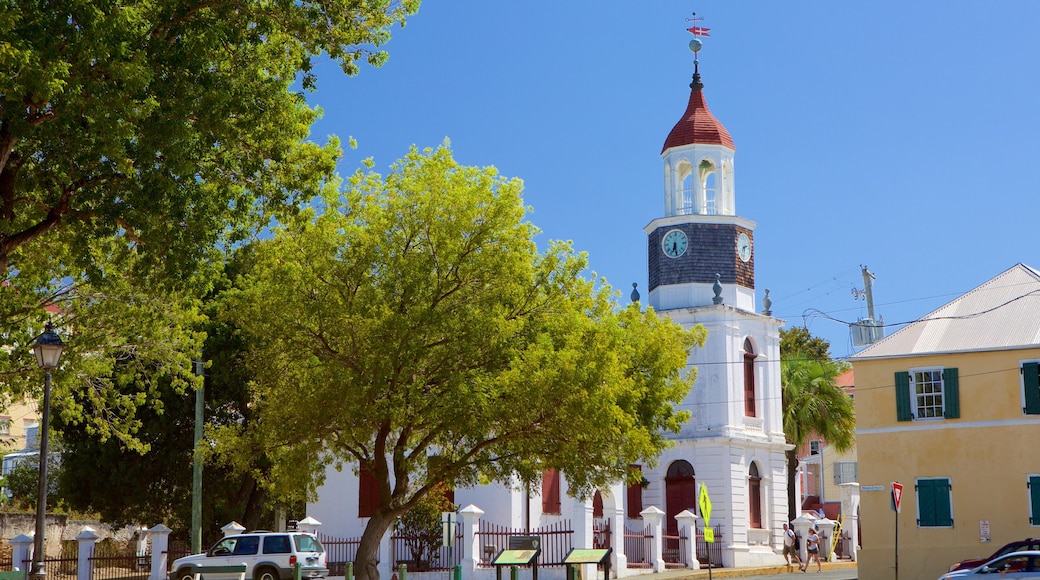 Christiansted som visar historiska element