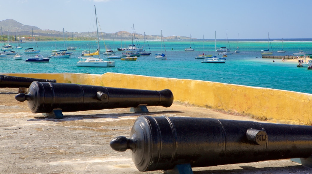 Fort Christiansvaern featuring heritage elements and military items