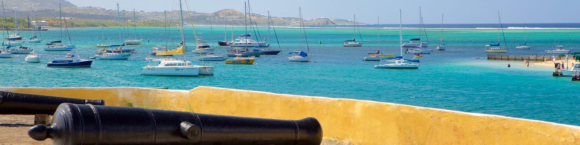 Fort Christiansvaern qui includes patrimoine historique et articles militaires
