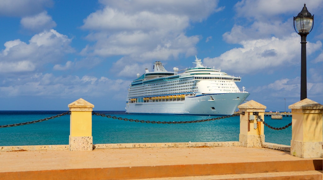 Frederiksted che include crociera e vista della costa