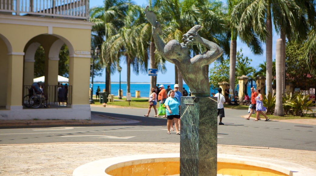 Frederiksted which includes a statue or sculpture