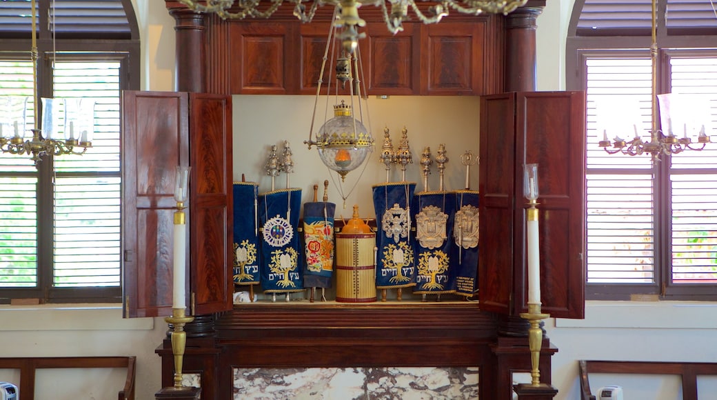 St. Thomas Synagogue featuring religious aspects and interior views