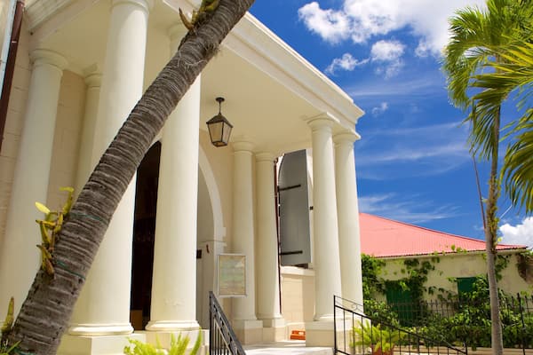 St. Thomas Synagogue welches beinhaltet Geschichtliches und Kirche oder Kathedrale