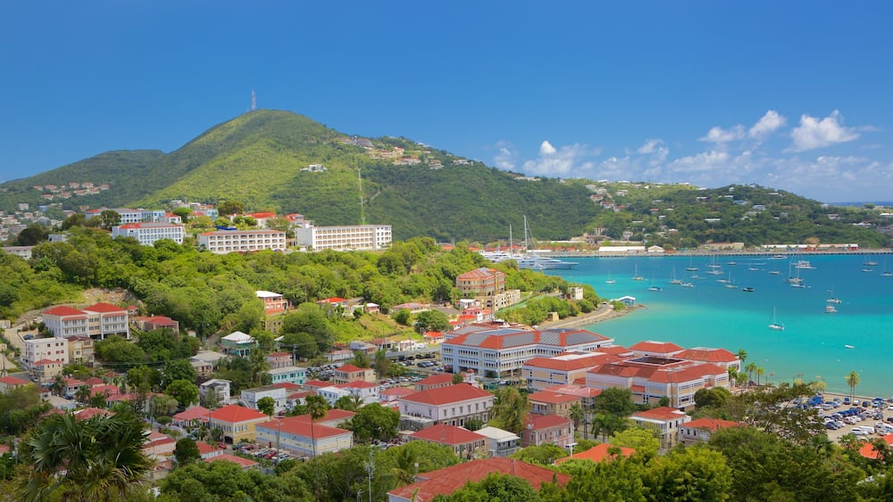 セント トーマス島 どの含み 海岸沿いの町 と 自然の風景