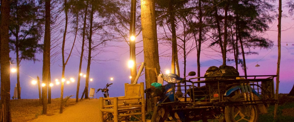 Khao Lak welches beinhaltet Sonnenuntergang