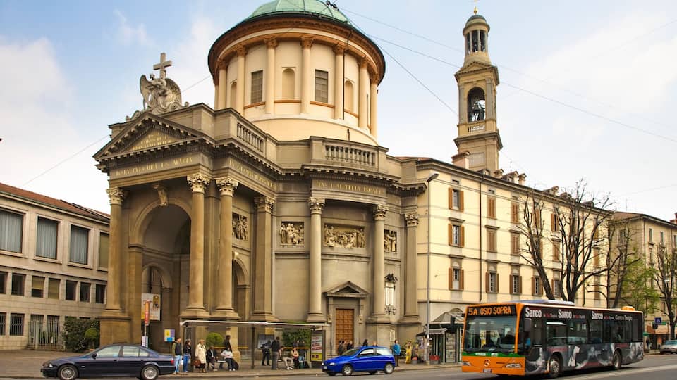 Bergamo featuring heritage elements and heritage architecture