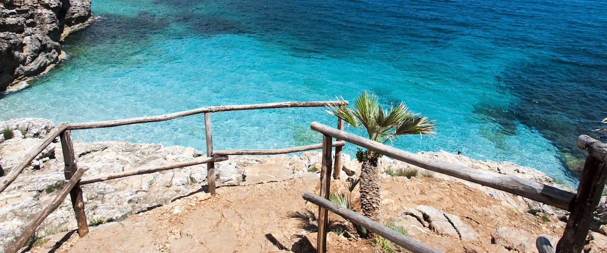 Favignana ofreciendo vistas generales de la costa
