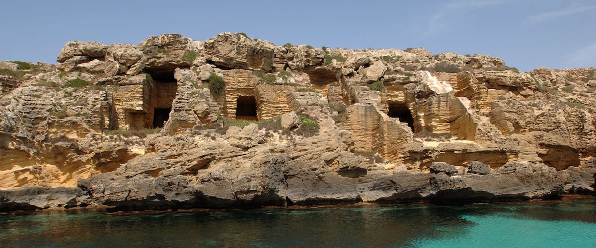 Favignana showing rugged coastline and heritage elements