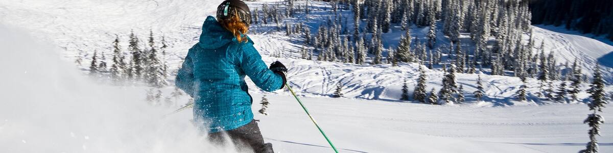 Fernie Alpine Resort das einen Skifahren und Schnee