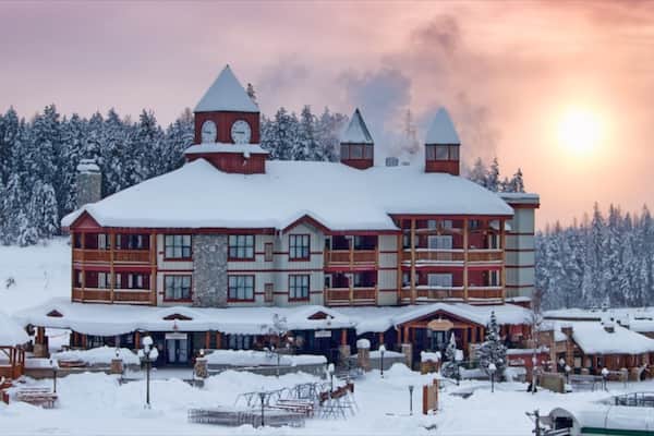Kimberley Alpine Resort mit einem Schnee und Sonnenuntergang