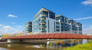 Kingston showing modern architecture and a bridge