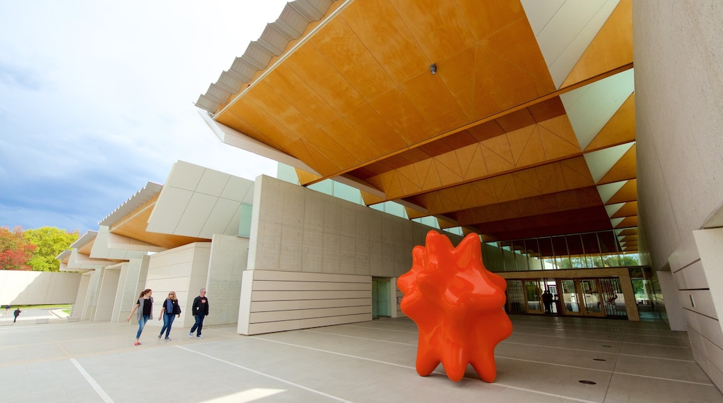 National Portrait Gallery showing art and modern architecture