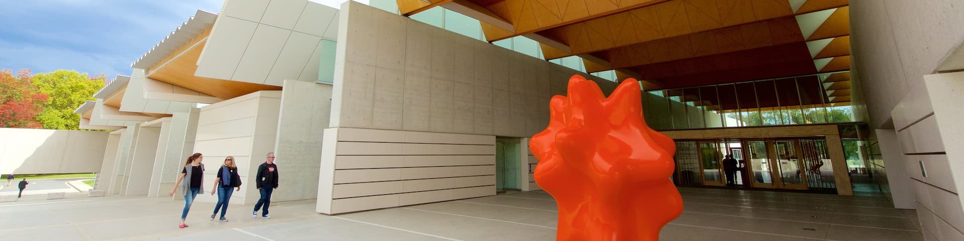 National Portrait Gallery showing art and modern architecture