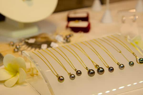Beachcomber Pearl Market mit einem Einkaufen