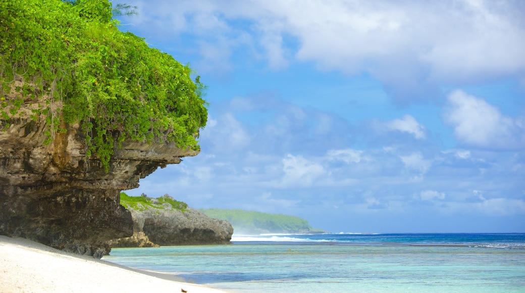 Atiu which includes rugged coastline
