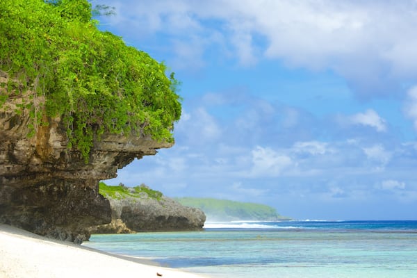Atiu which includes rugged coastline