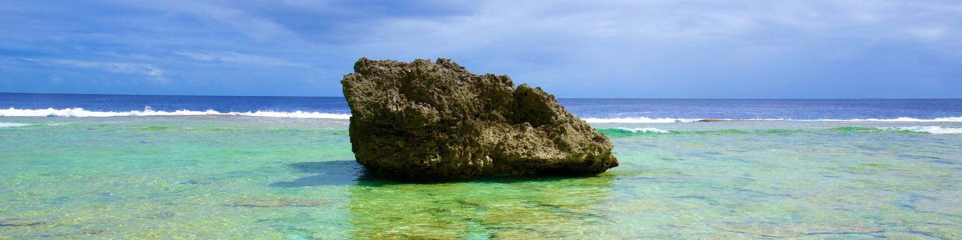 Atiu featuring general coastal views