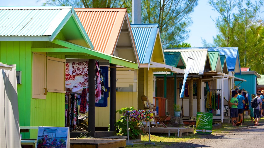 Rarotonga which includes markets