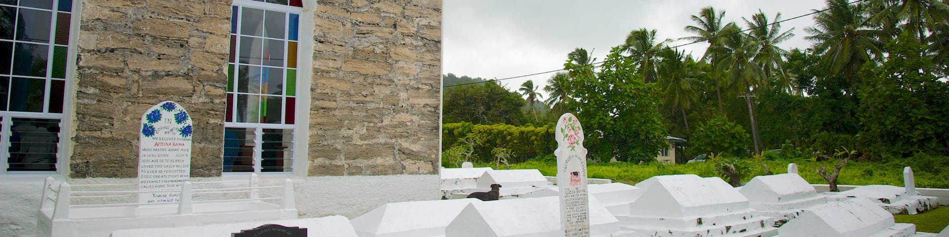 Rarotonga featuring a cemetery
