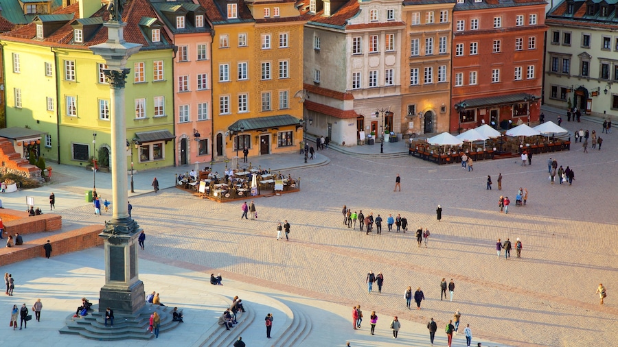 Sigismund\'s Column showing a square or plaza