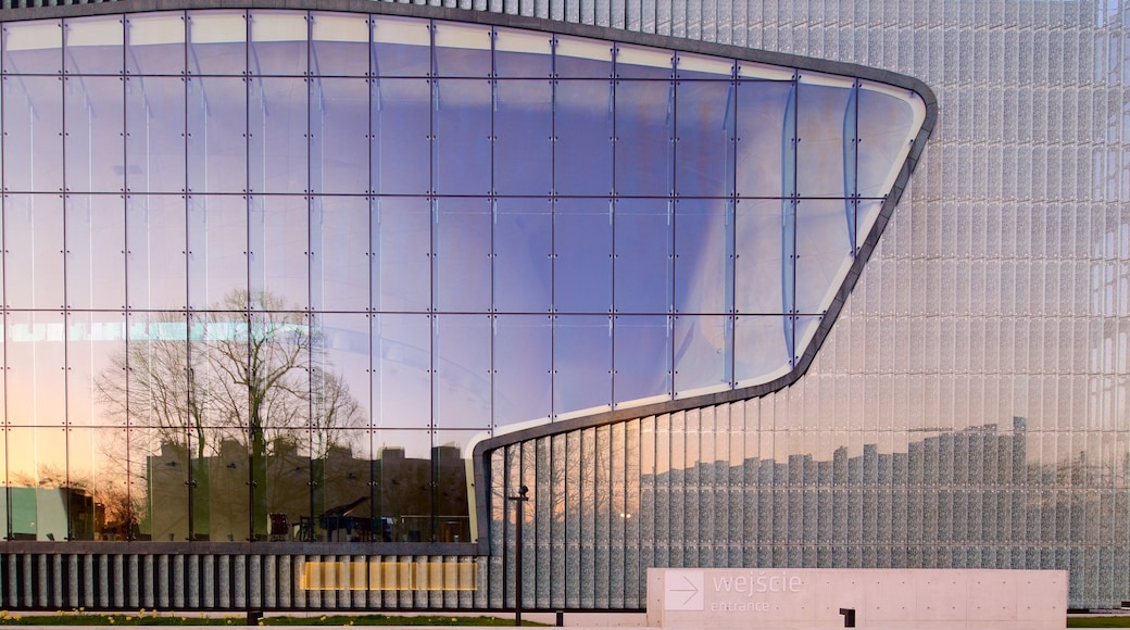 Warszawa presenterar modern arkitektur