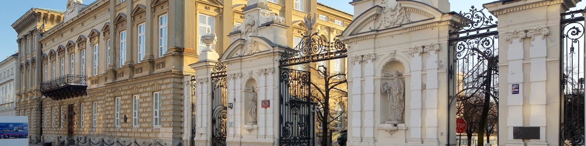 Warsaw University featuring heritage elements and heritage architecture